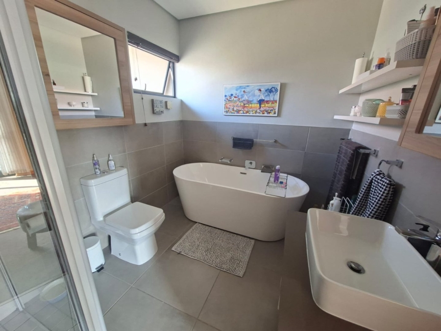 3 Bedroom Property for Sale in Wild Olive Estate Free State